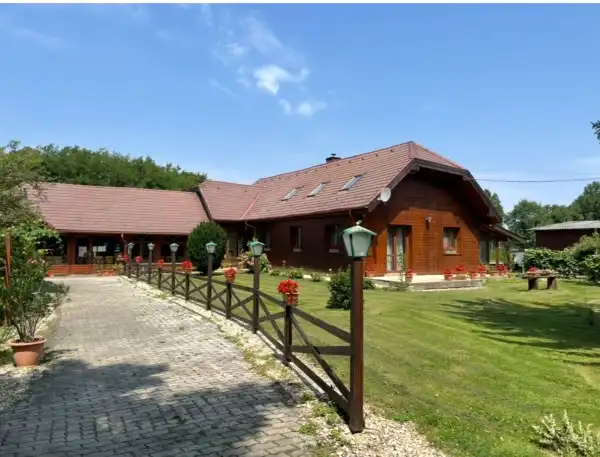 Eladó családi ház, Bajánsenye 6 szoba 751 m² 249 M Ft