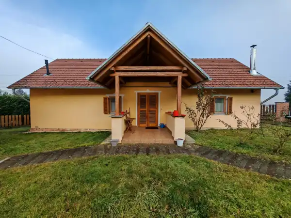 Eladó családi ház, Csörötnek 2+2 szoba 135 m² 94.94 M Ft