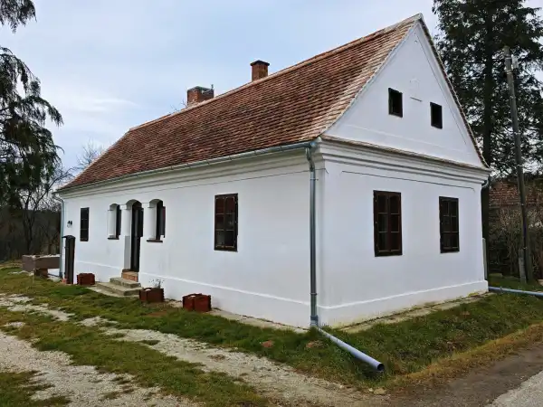 Eladó családi ház, Ispánk 2 szoba 64 m² 69 M Ft