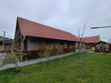 Eladó családi ház, Pethőhenye 5 szoba 172 m² 109.9 M Ft