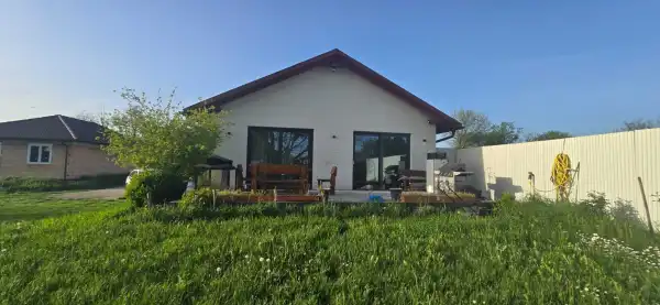 Eladó családi ház, Szabadbattyán 4 szoba 144 m² 99 M Ft