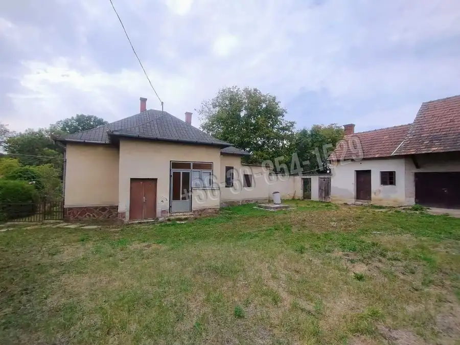 eladó családi ház, Szőce