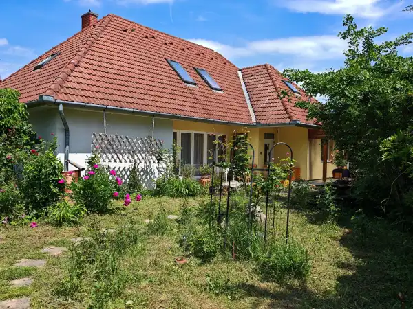 Eladó családi ház, Zalaegerszeg 4 szoba 293 m² 90 M Ft