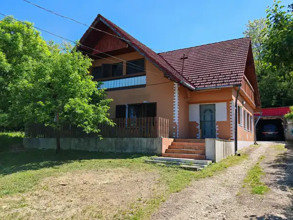 Eladó családi ház, Zalalövő 4+2 szoba 165 m² 48.9 M Ft